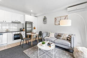 Cozy 1 bedder in St Kilda with Balcony